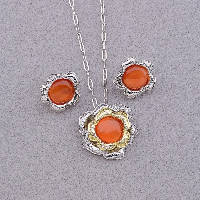 Кошаче око: Магічний камінь із загадковим сяйвом